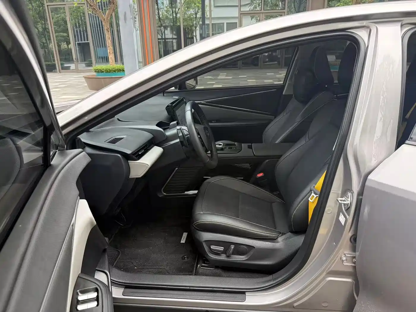 Toyota bZ5 2025 Model 550 PRO фото 4