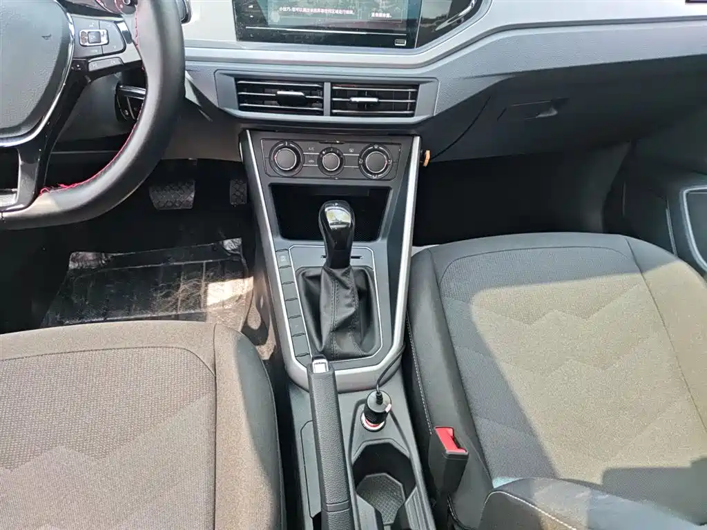 Volkswagen Polo 2021 Plus 1.5L Automatic Panorama Enjoyment Edition фото 10