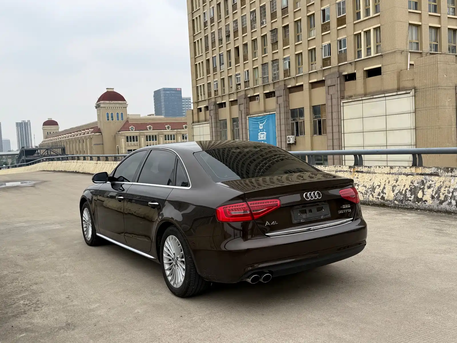 صورة 15 - Audi A4L