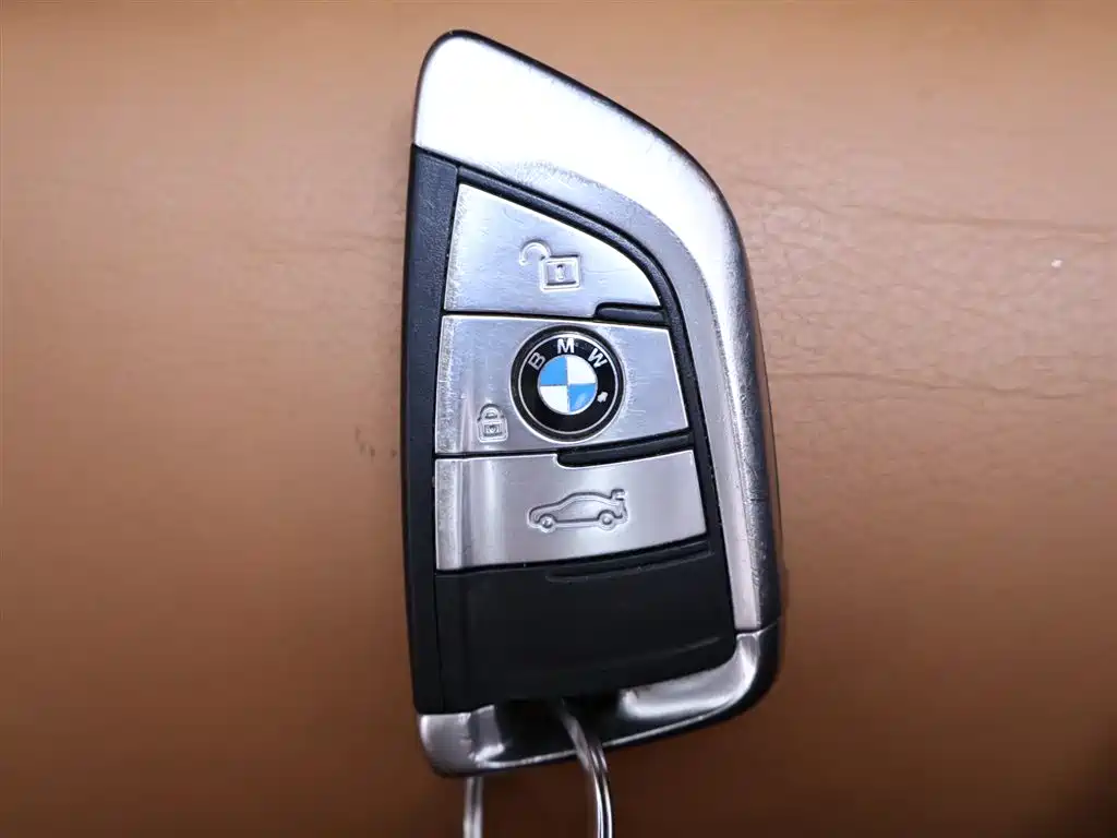 BMW X6 2017 xDrive28i фото 25