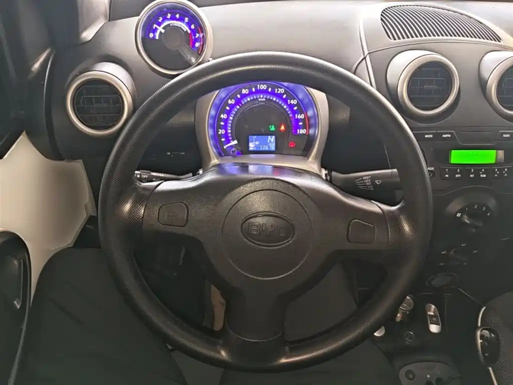 BYD F0 2015 1.0L AMT Xuan Cool Edition фото 11