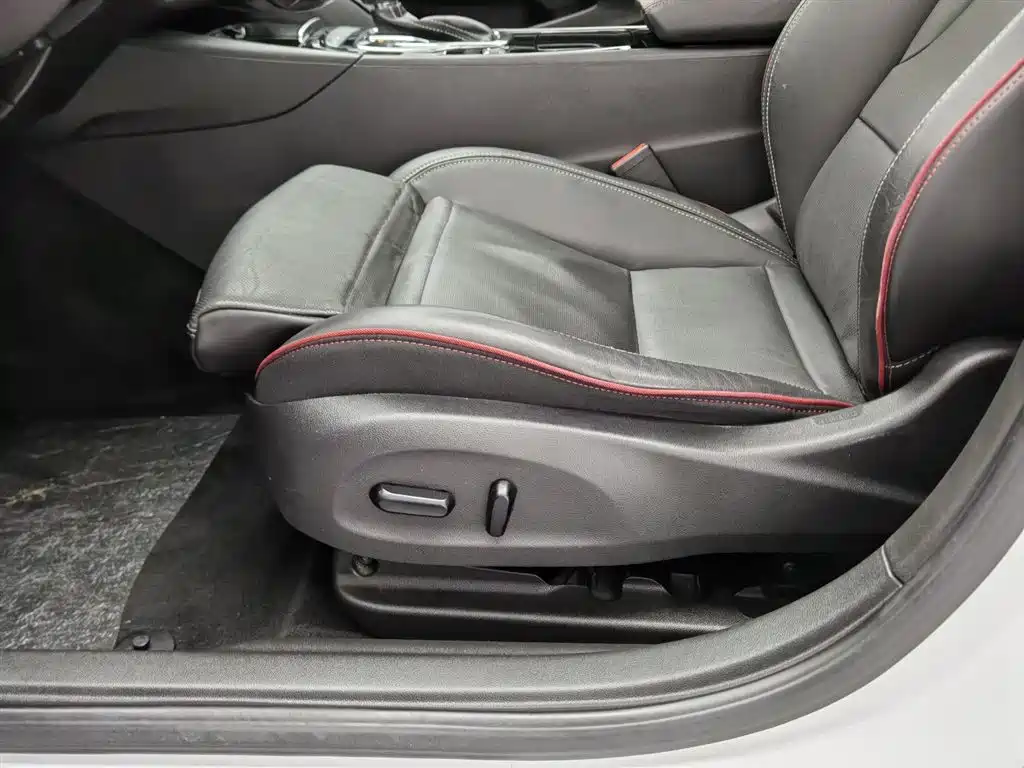 Buick Regal 2017 GS 28T Luxury Model фото 20