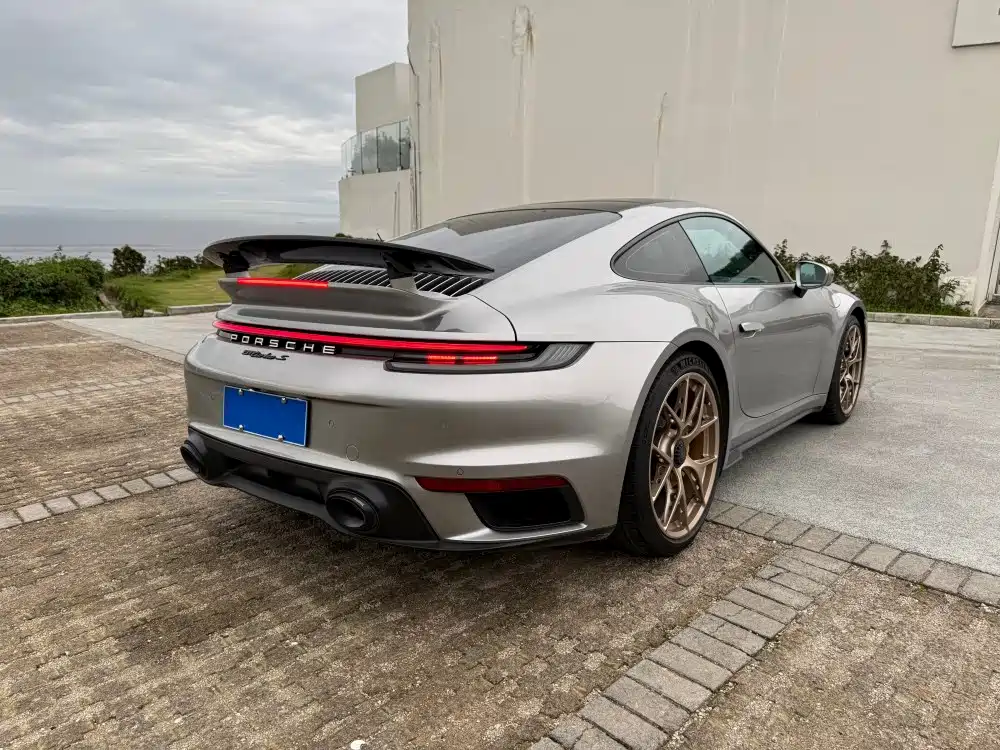 Porsche 911 2022 Turbo S 3.7T фото 11