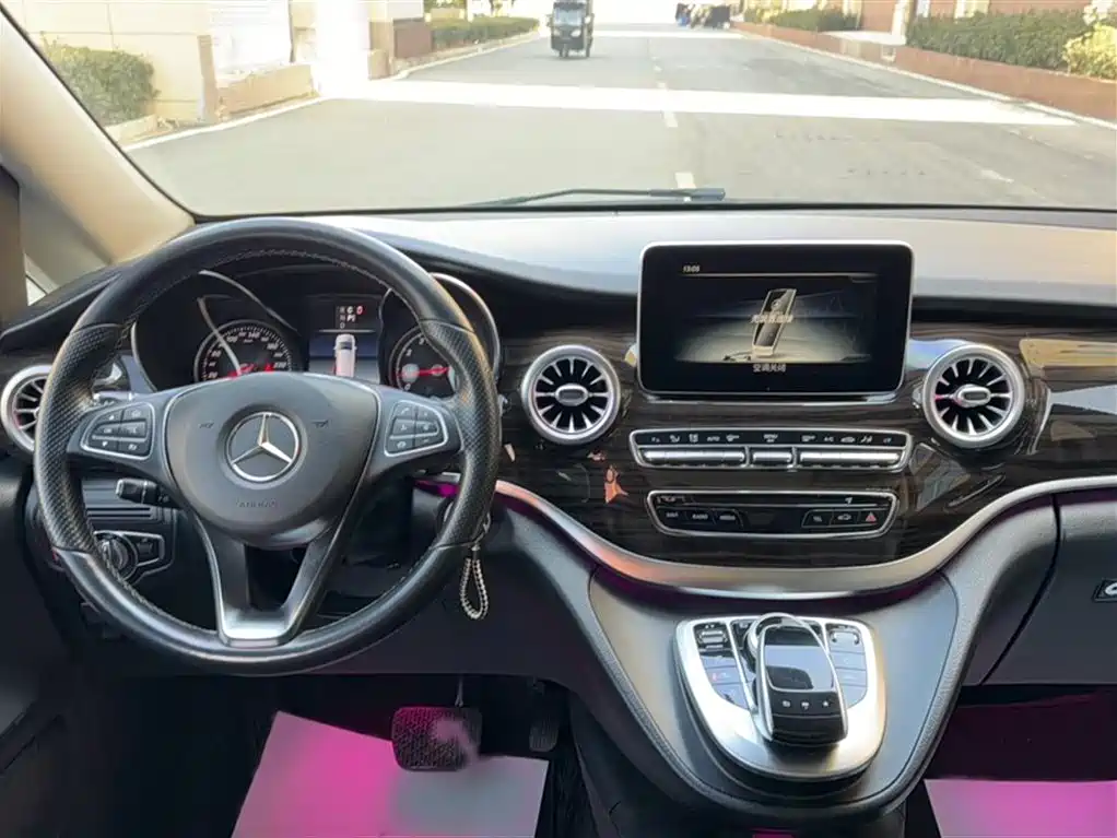 Mercedes-Benz V-Class 2018 V 260 Navigator Edition China VI фото 6