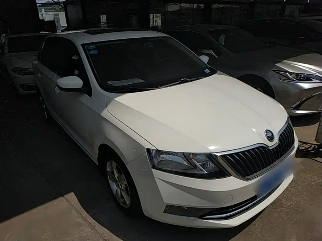 Škoda Skoda Rapid Spaceback 2019 Facelift 1.5L Automatic Comfort Version China V фото 4