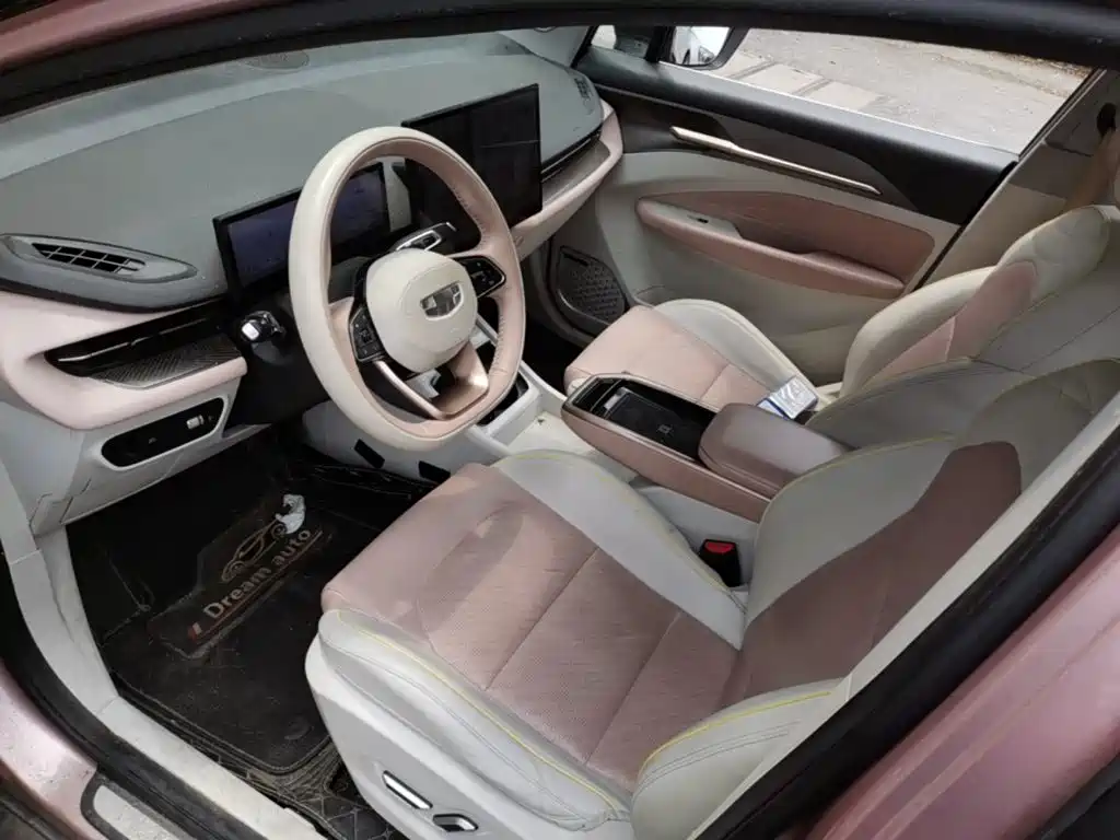Geely Geometry M6 2023 2022 580 New Fun Edition