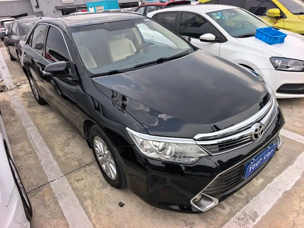 Фото 3 - Toyota Camry