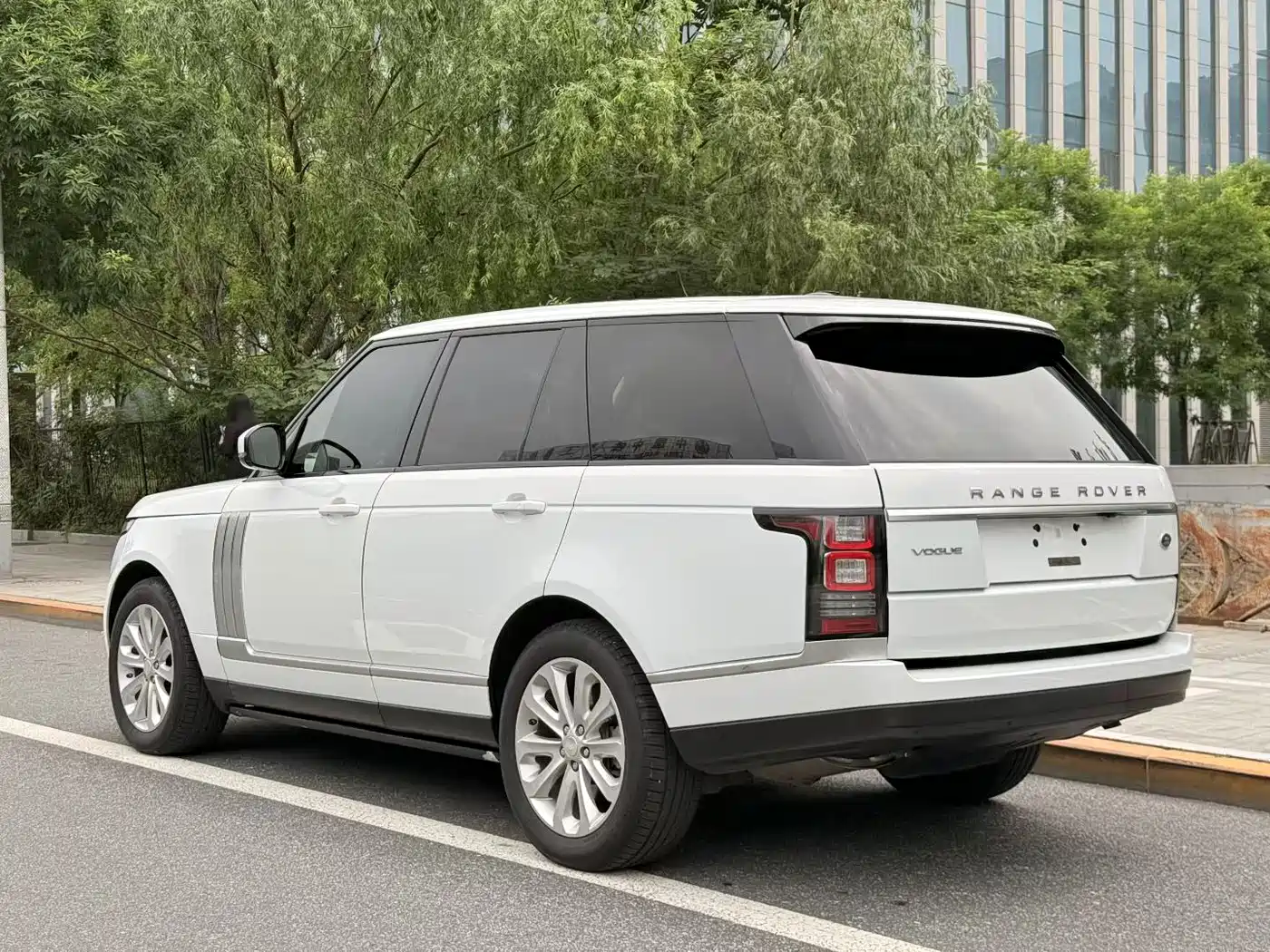 Land Rover Range Rover 2014 3.0 SC V6 Vogue фото 4