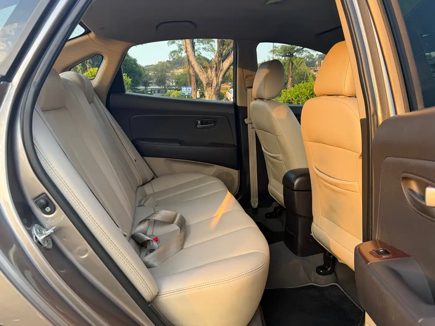 Hyundai Elantra 2011 1.6L Manual Comfort фото 21