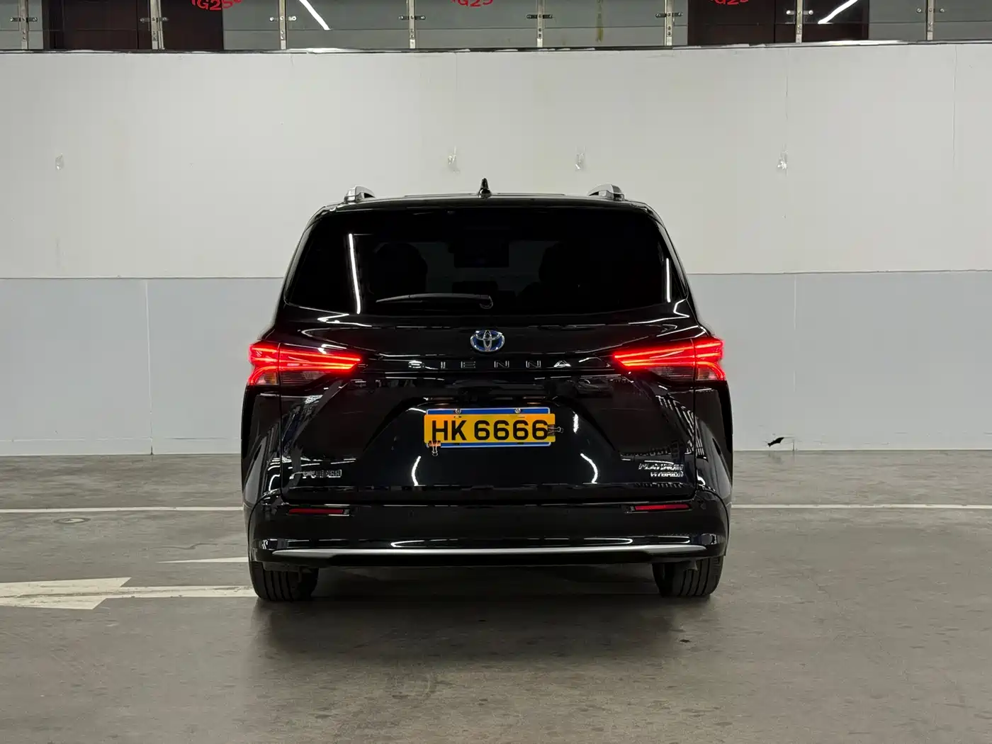 Toyota Sienna 2021 2.5L Hybrid Platinum Edition фото 22