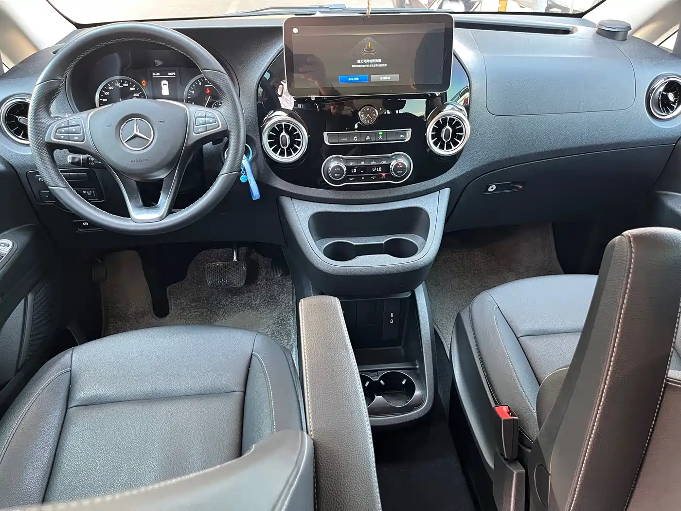 Mercedes-Benz Vito 2024 2.0T Business 7-Seater фото 17
