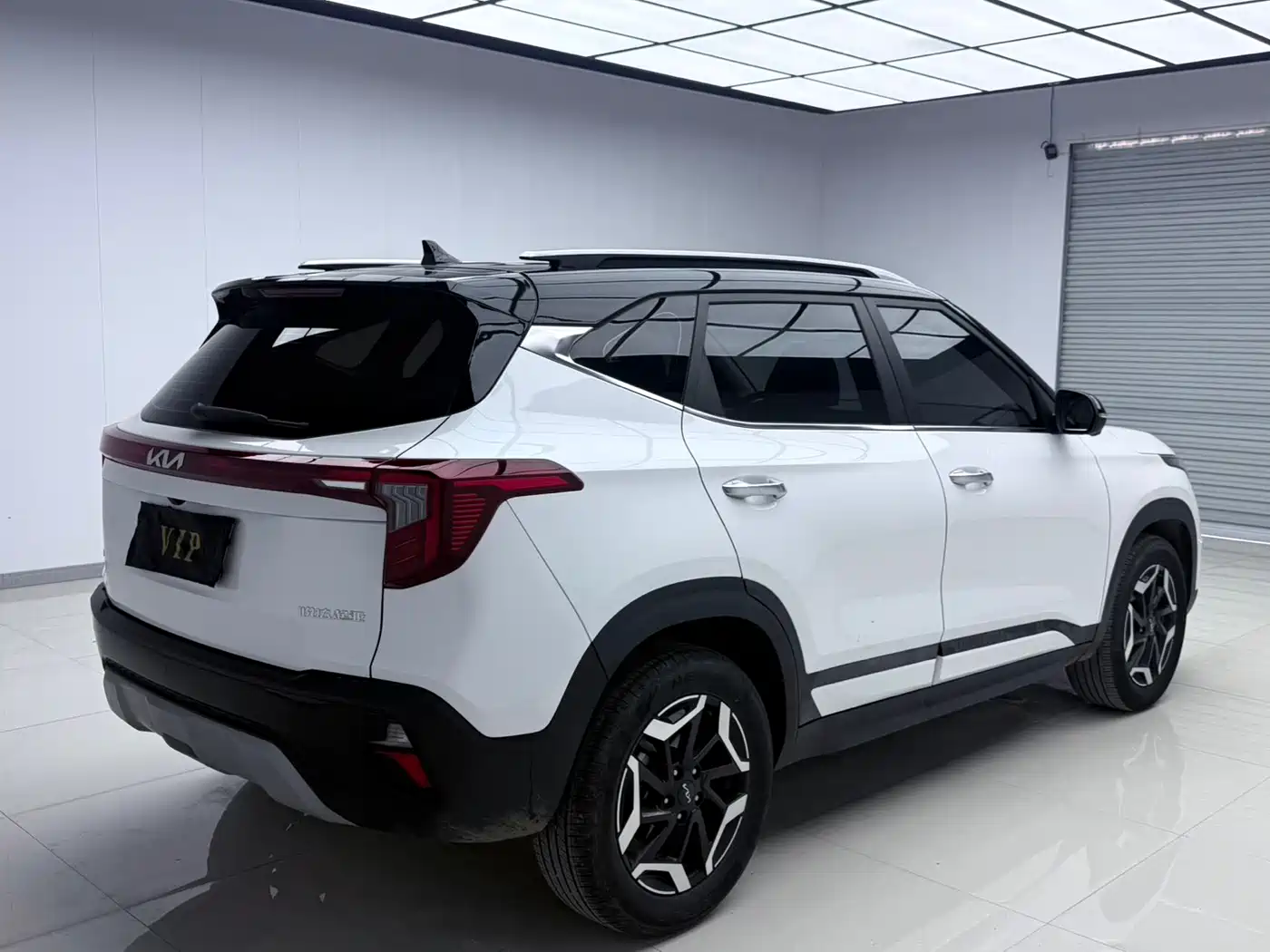 Kia Seltos 2023 1.5L CVT Premium Edition фото 3