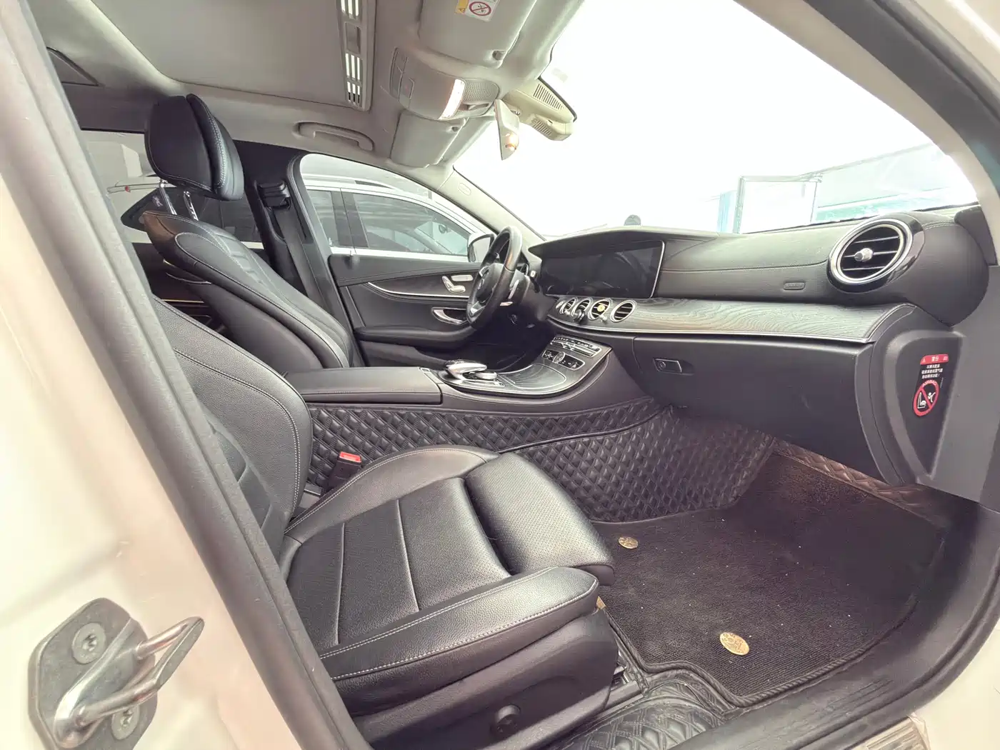 Mercedes-Benz E-Class 2018 Facelift E 200 L Sport фото 9