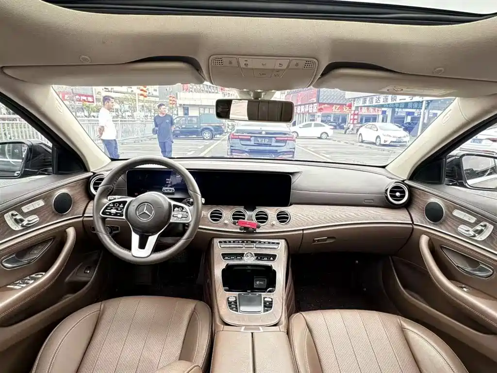 Mercedes-Benz E-Class 2020 E 300 L Fashion фото 4
