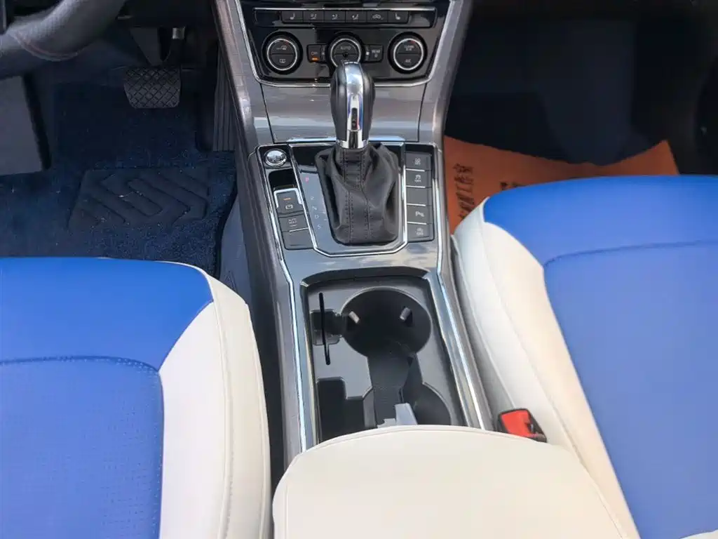 Volkswagen Passat 2017 330TSI DSG Prestige фото 14