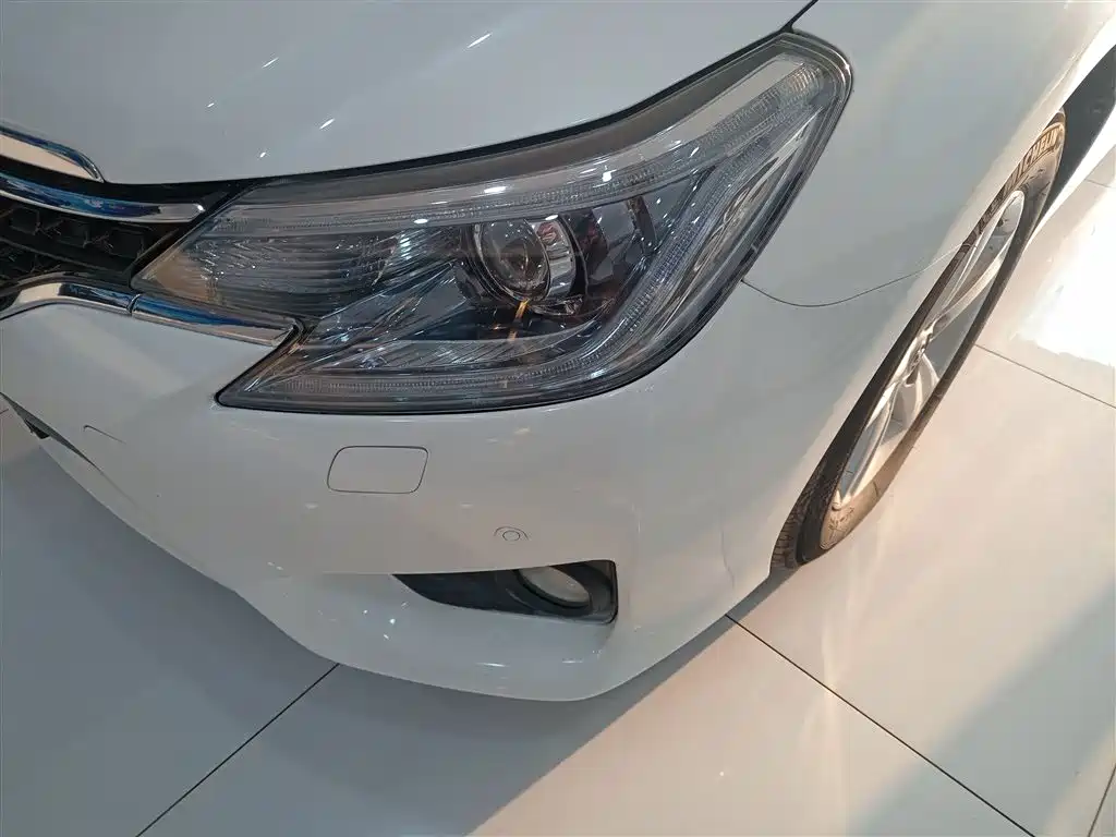 Toyota Reiz 2013 2.5V Elite Edition фото 24