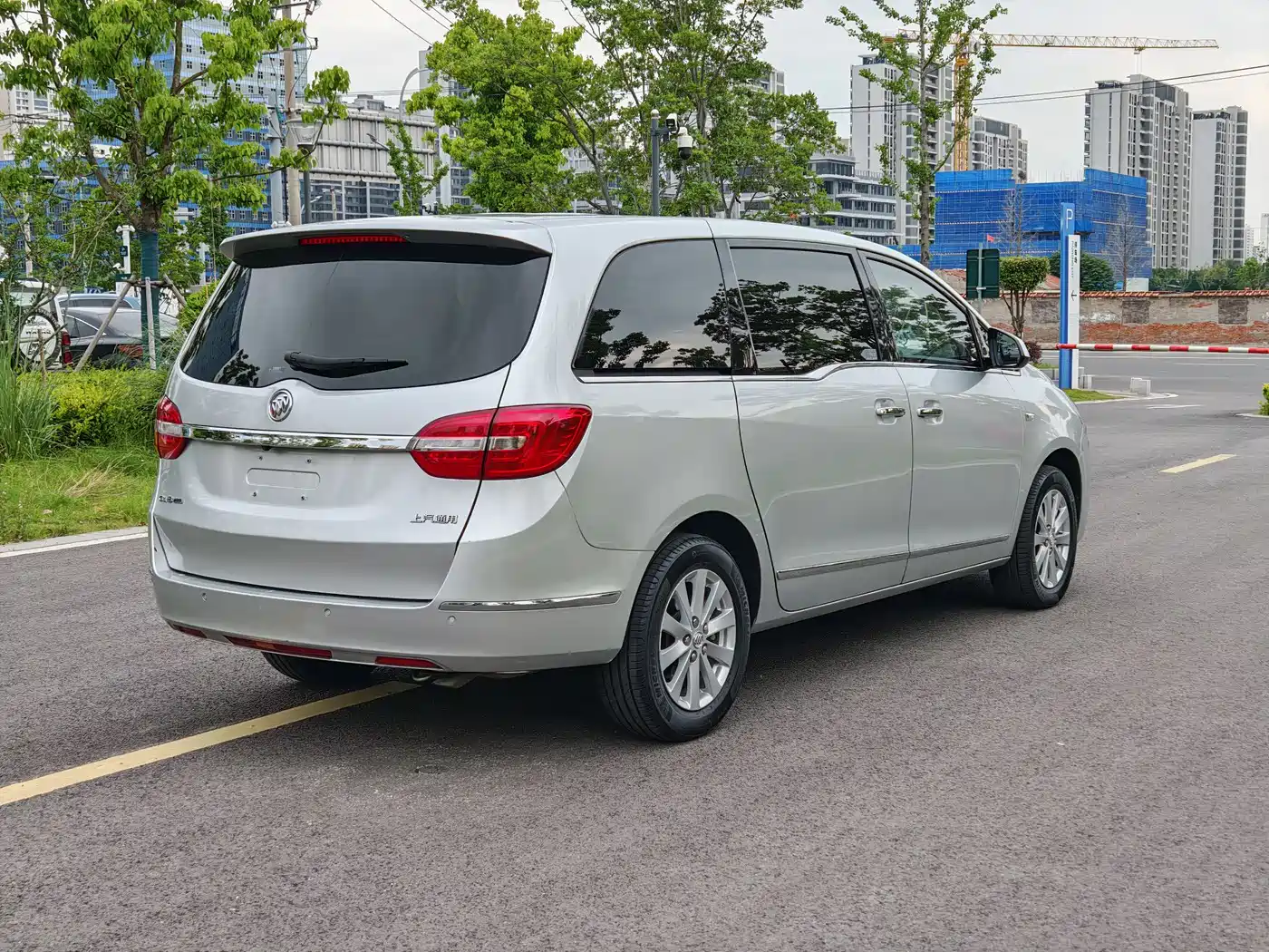 Buick GL8 2017 25S Premium Model China V фото 13