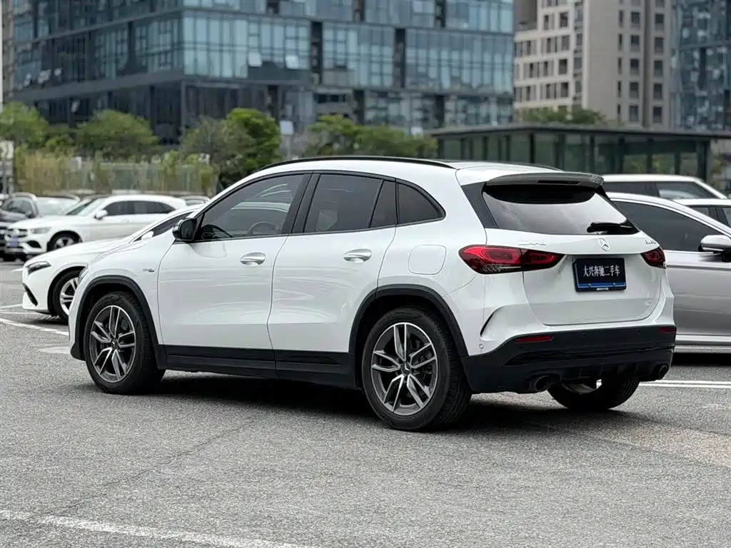 Mercedes-Benz GLA AMG 2022 AMG GLA 35 4MATIC фото 4