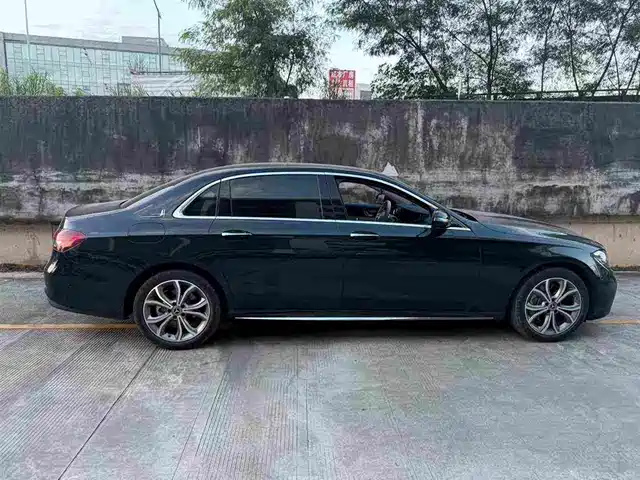 Mercedes-Benz E-Class 2021 E 300 L Sport Luxury Edition — фото 2