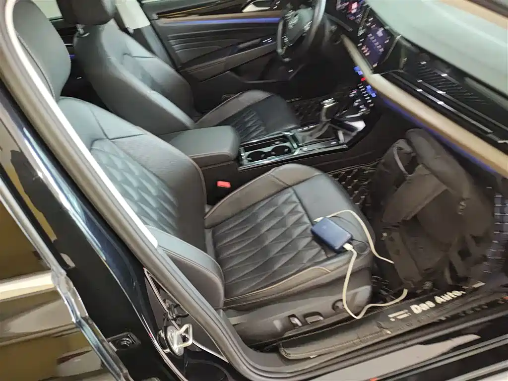 Volkswagen Passat 2019 330TSI Luxury Edition China VI фото 25