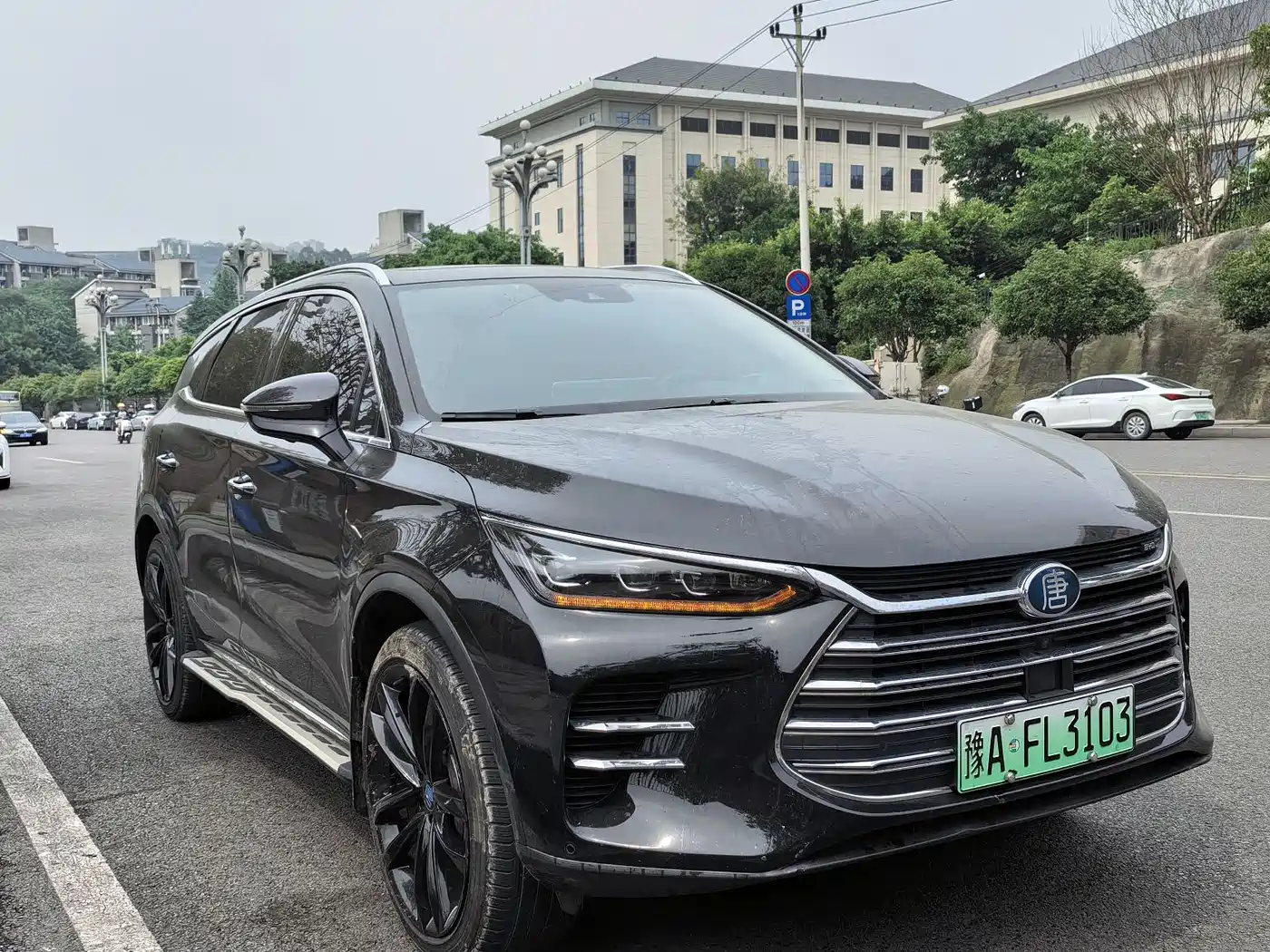 BYD Tang New Energy 2018 DM 2.0T AWD Smart Connection Genesis Edition 7-Seater China V фото 3