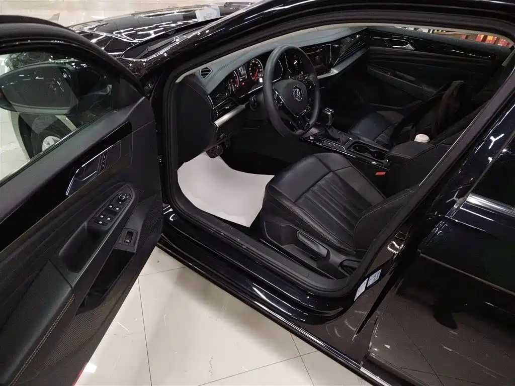 Volkswagen Passat 2020 280TSI Business Edition China VI фото 12