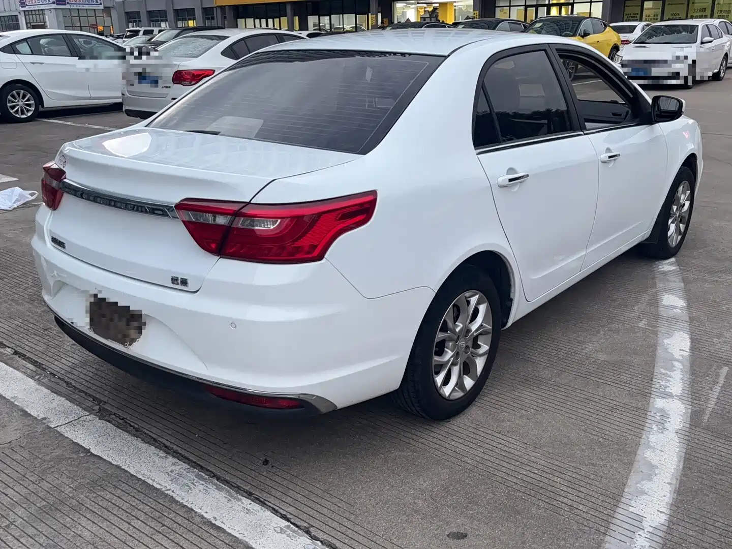 Фото 3 - Geely Vision