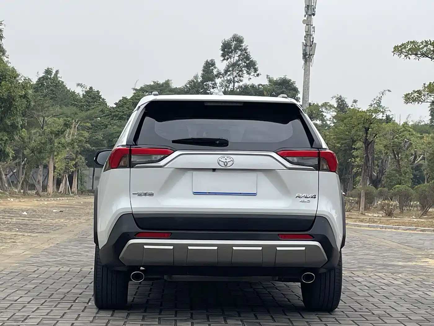 Toyota RAV4 Rongfang 2022 2.0L CVT 4WD Premium Edition фото 9