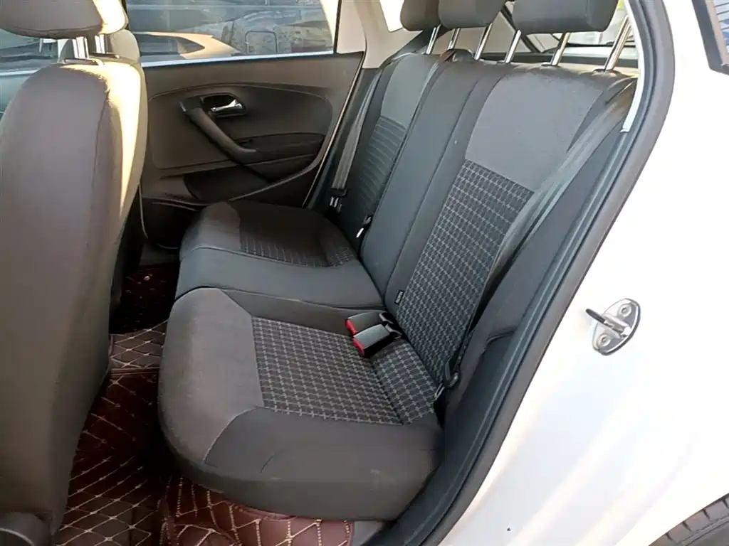 Volkswagen Polo 2018 1.5L Auto Comfort фото 17