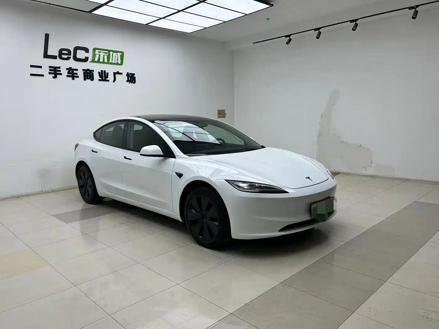 Tesla Model 3 2025 Model Rear-Wheel Drive Edition фото 3