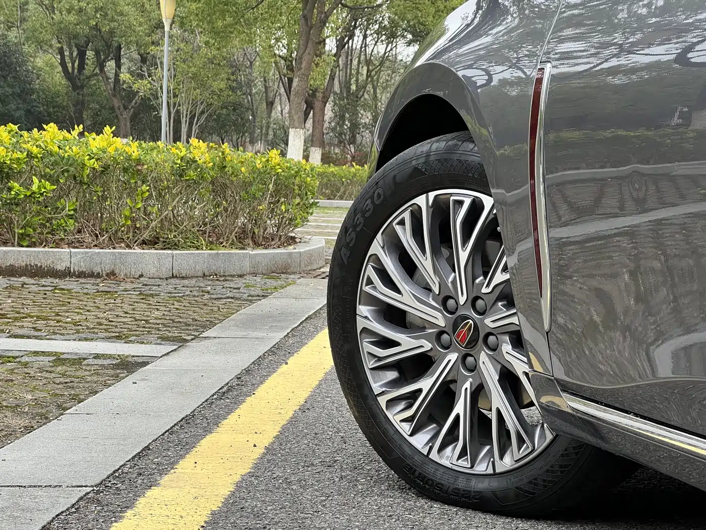 Hongqi H5 2023 2.0T Auto Smart Connect Flag Comfort фото 7