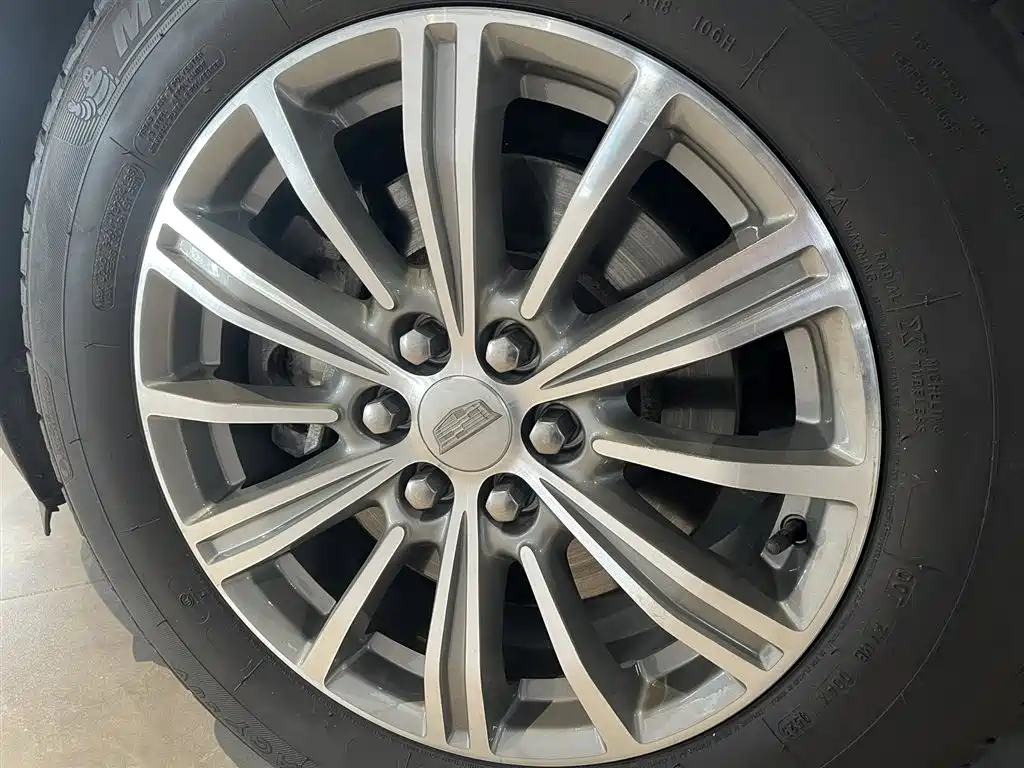 Cadillac XT5 2016 2016 28T AWD Luxury Model