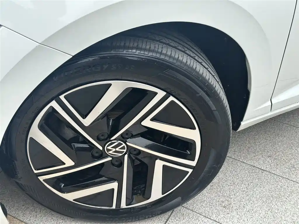 Volkswagen Sagitar 2023 300TSI DSG Surpassing Edition фото 17