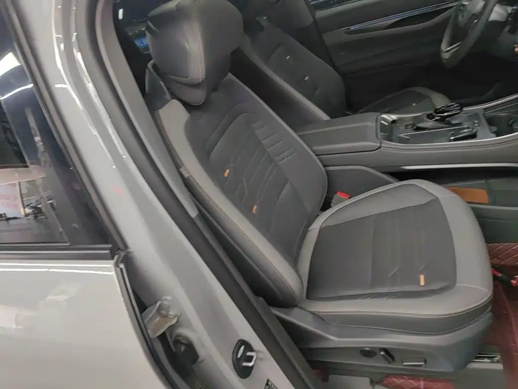 Фото 25 - Ford Edge