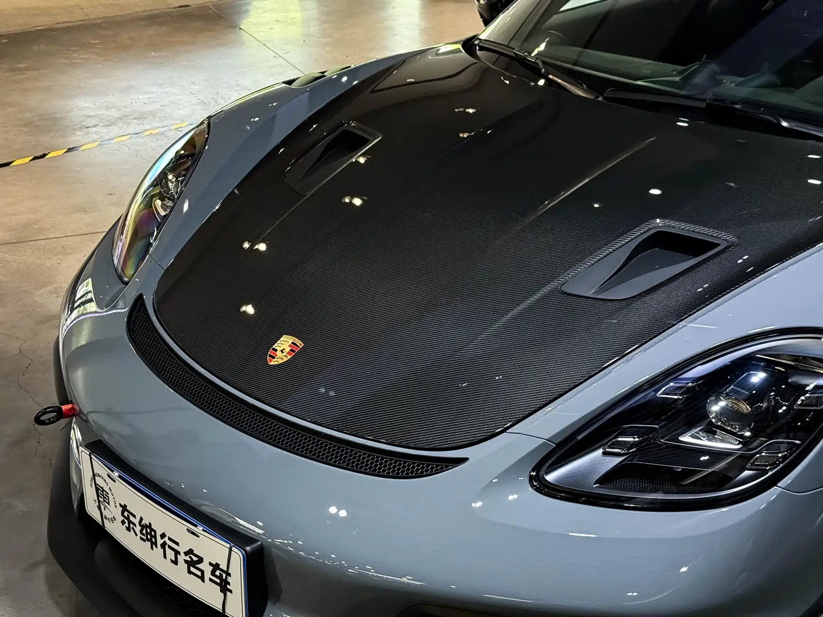 Photo 5 - Porsche 718