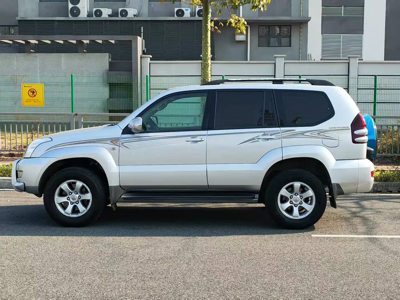 Toyota Prado (Import) фото 4
