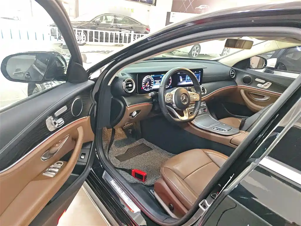 Mercedes-Benz E-Class 2020 E 300 L Sport Fashion Model фото 13