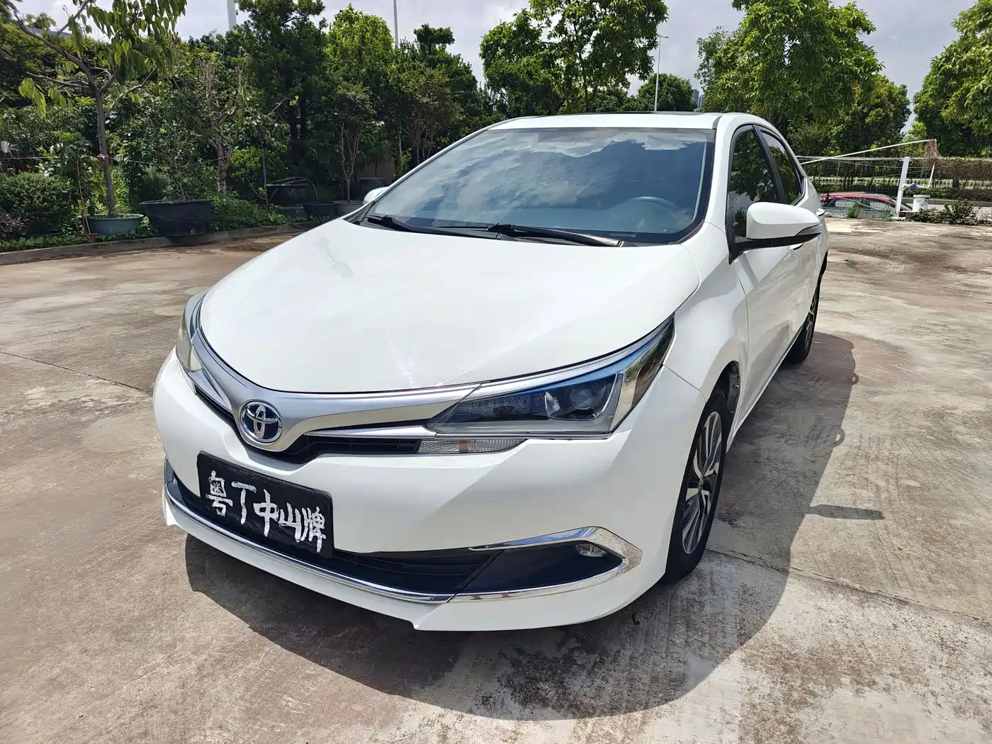 Фото 1 - Toyota Corolla