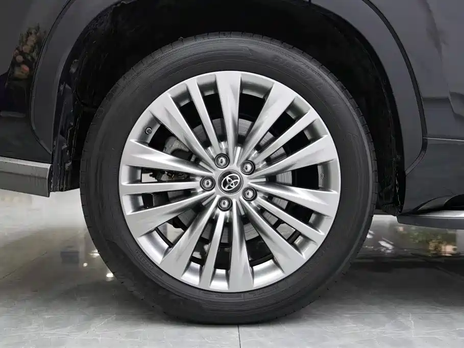 Toyota Highlander 2022 Model Dual Engine 2.5L 4WD Premium Edition 7-Seater фото 5