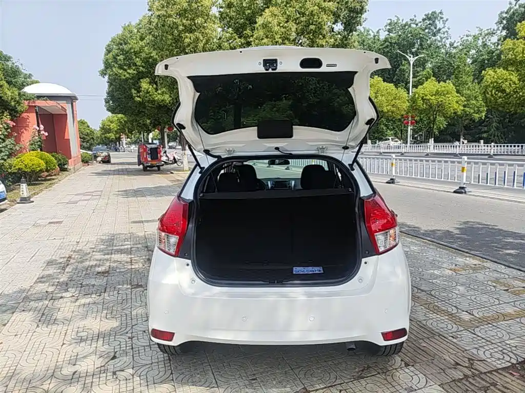 Toyota YARiS L Zhi Xuan 2015 1.5E Auto Charming Edition фото 19