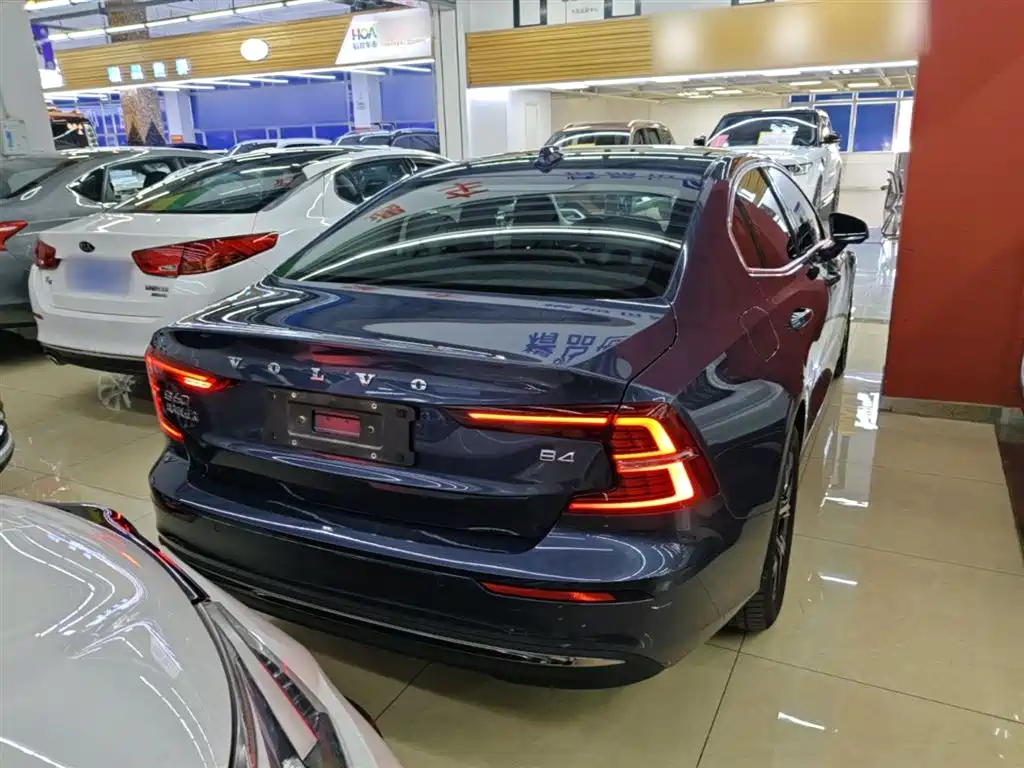 VOLVO S60