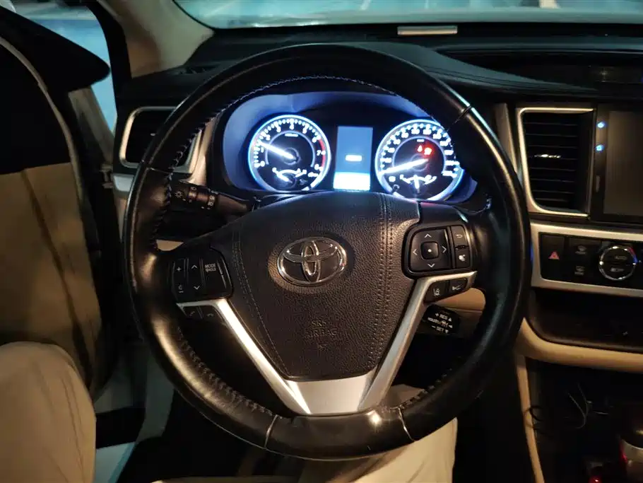 Toyota Highlander 2018 2.0T 4WD Premium 7-seater (China V) фото 15