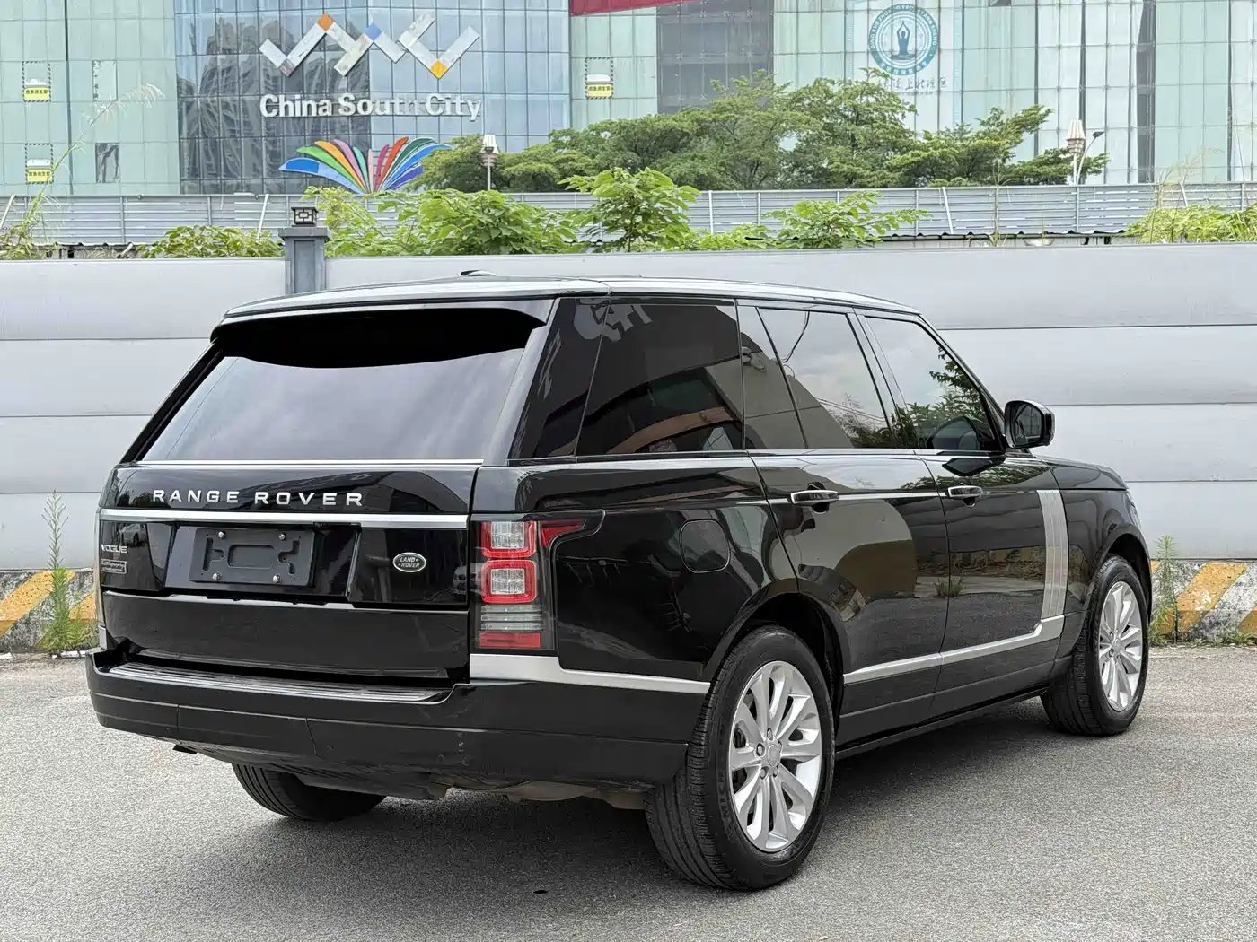 Land Rover Range Rover 2015 3.0 TDV6 Vogue фото 8