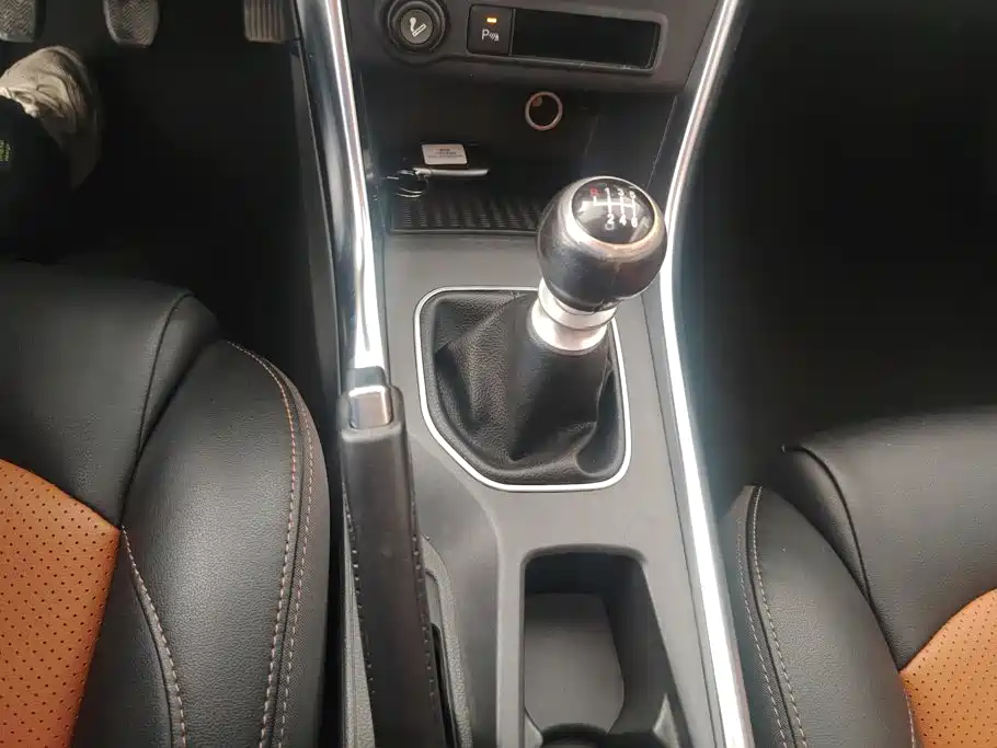 Фото 16 - BYD Song