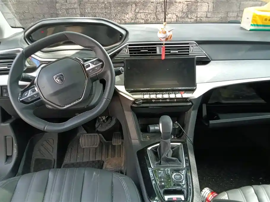 PEUGEOT 408