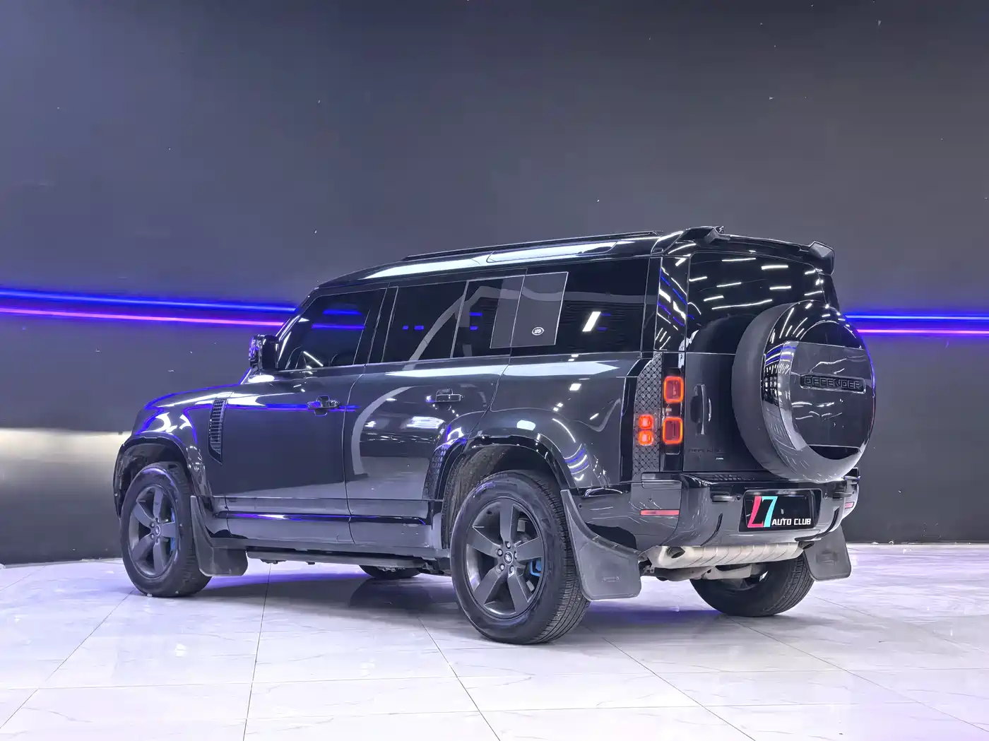 Land Rover Defender 2023 Model 110 3.0T P400 X-DYNAMIC HSE фото 5