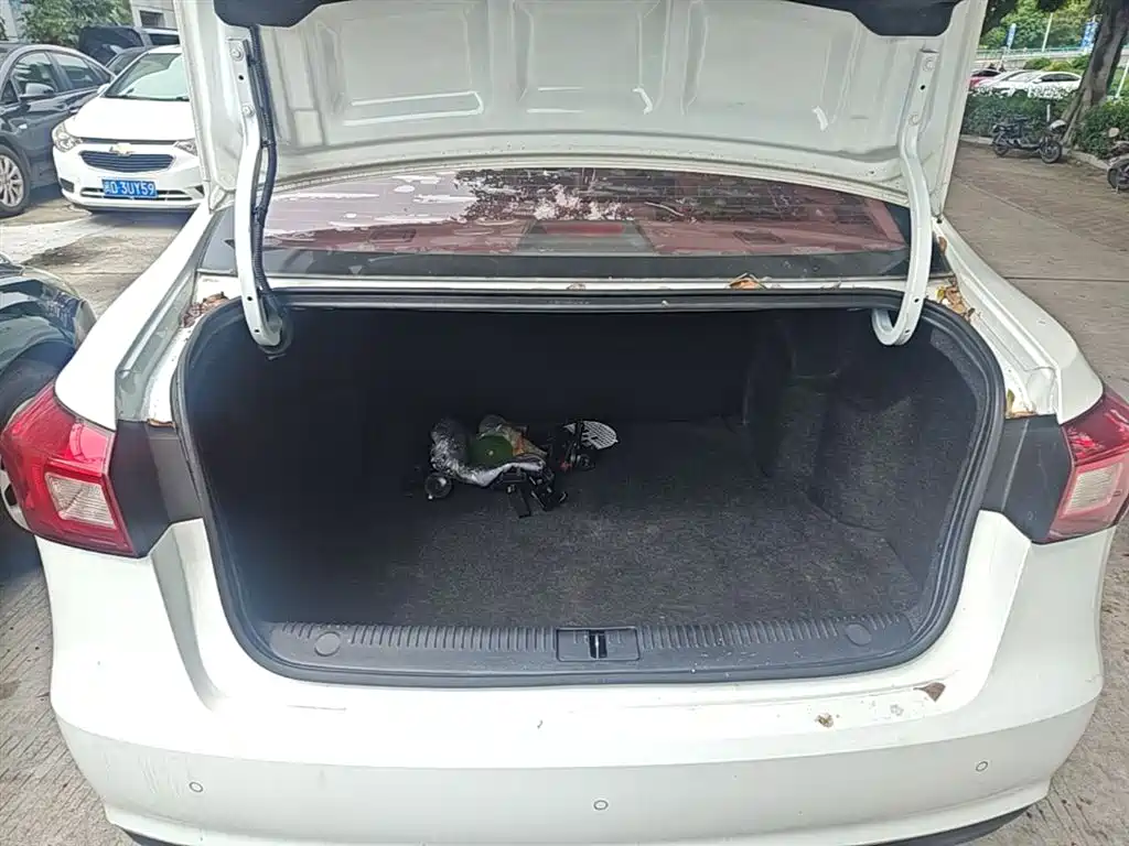 Roewe 360 2016 2016 1.5L Automatic Smart Screen Edition