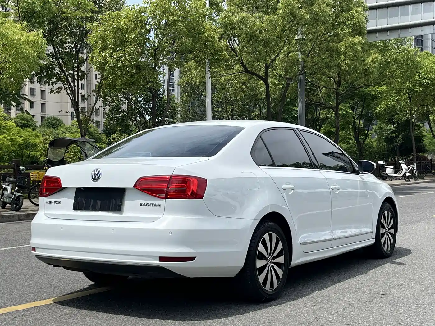 Volkswagen Sagitar 2017 1.6L Automatic Comfort фото 10