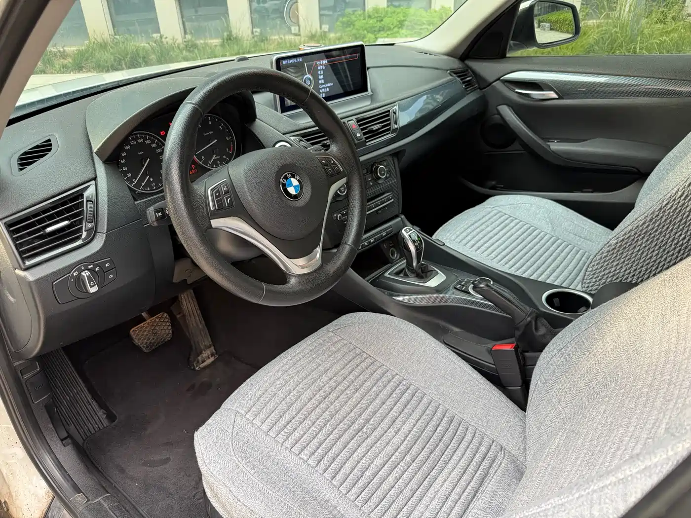 BMW X1 2014 sDrive18i Leading Edition фото 6