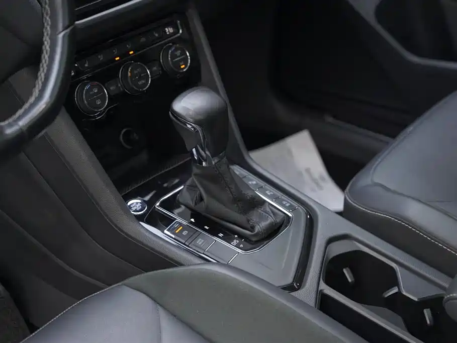 Volkswagen Tiguan L 2021 330TSI Automatic 2WD R-Line Premium фото 9